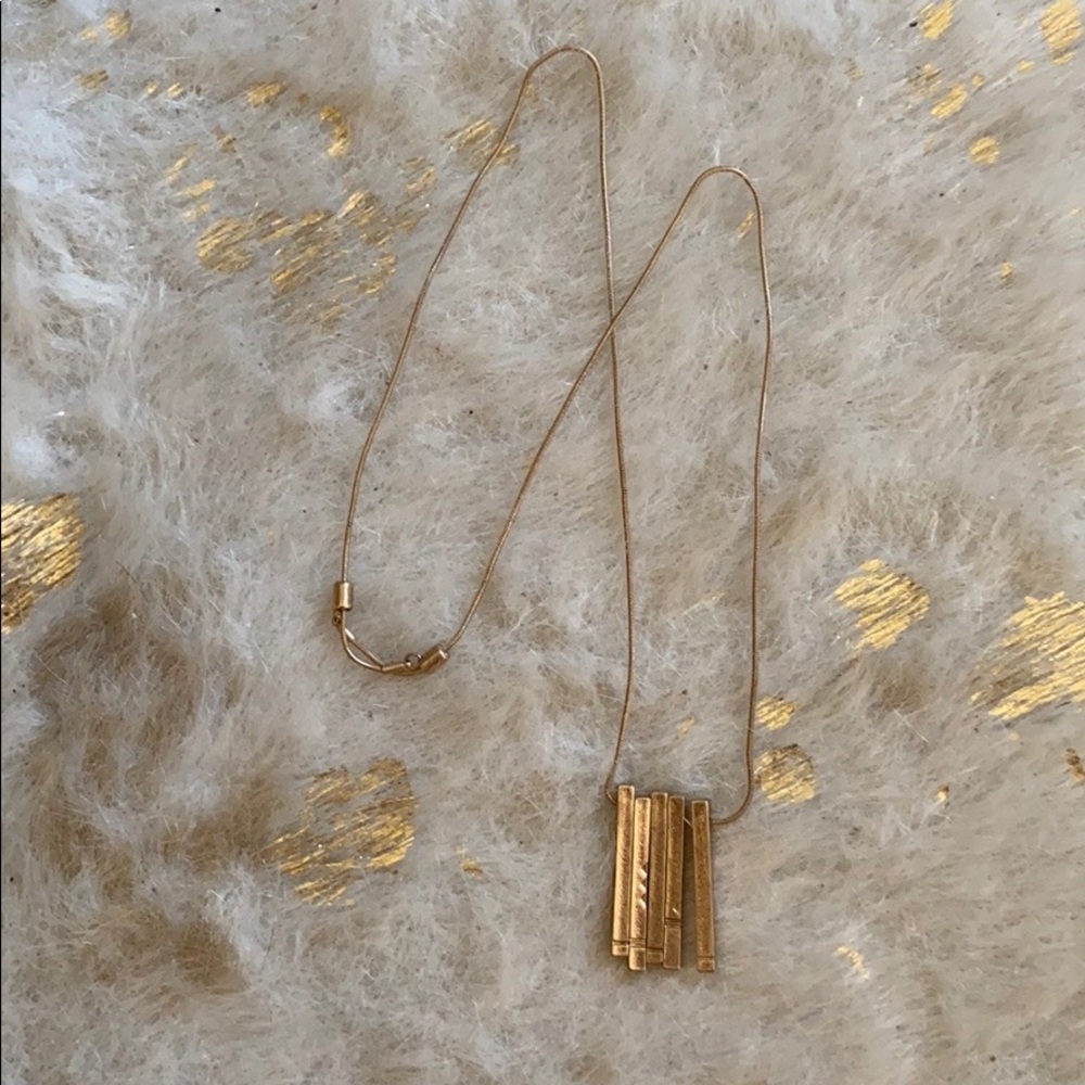 Adjustable gold pendant necklace